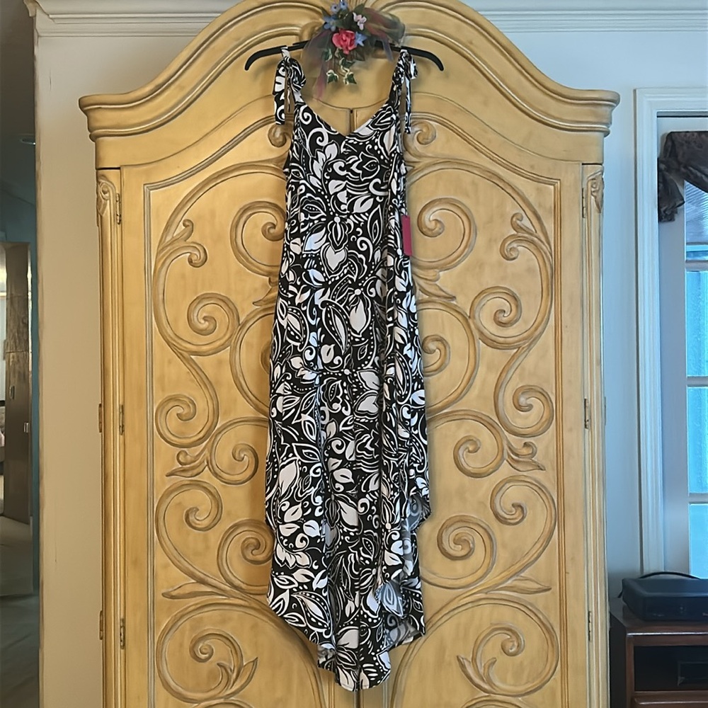 Vince Camuto Floral Jumpsuit Black & White New
